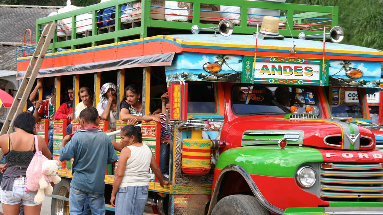 La Colombie et ses bus multicolores